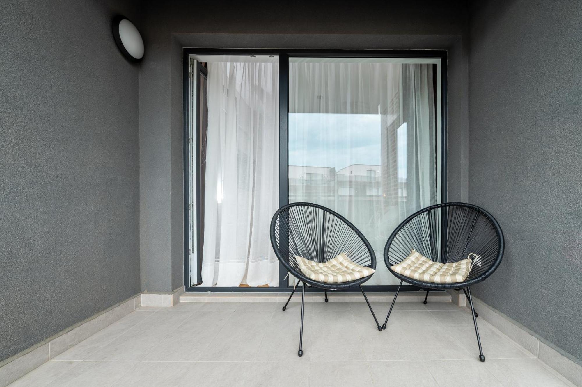 Bonjour Apartment คลูจ-นาโปกา ภายนอก รูปภาพ